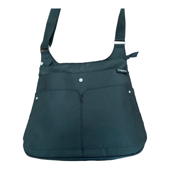 Baggallini Cross Over Crossbody black bag RFID Protection - Picture 16 of 16